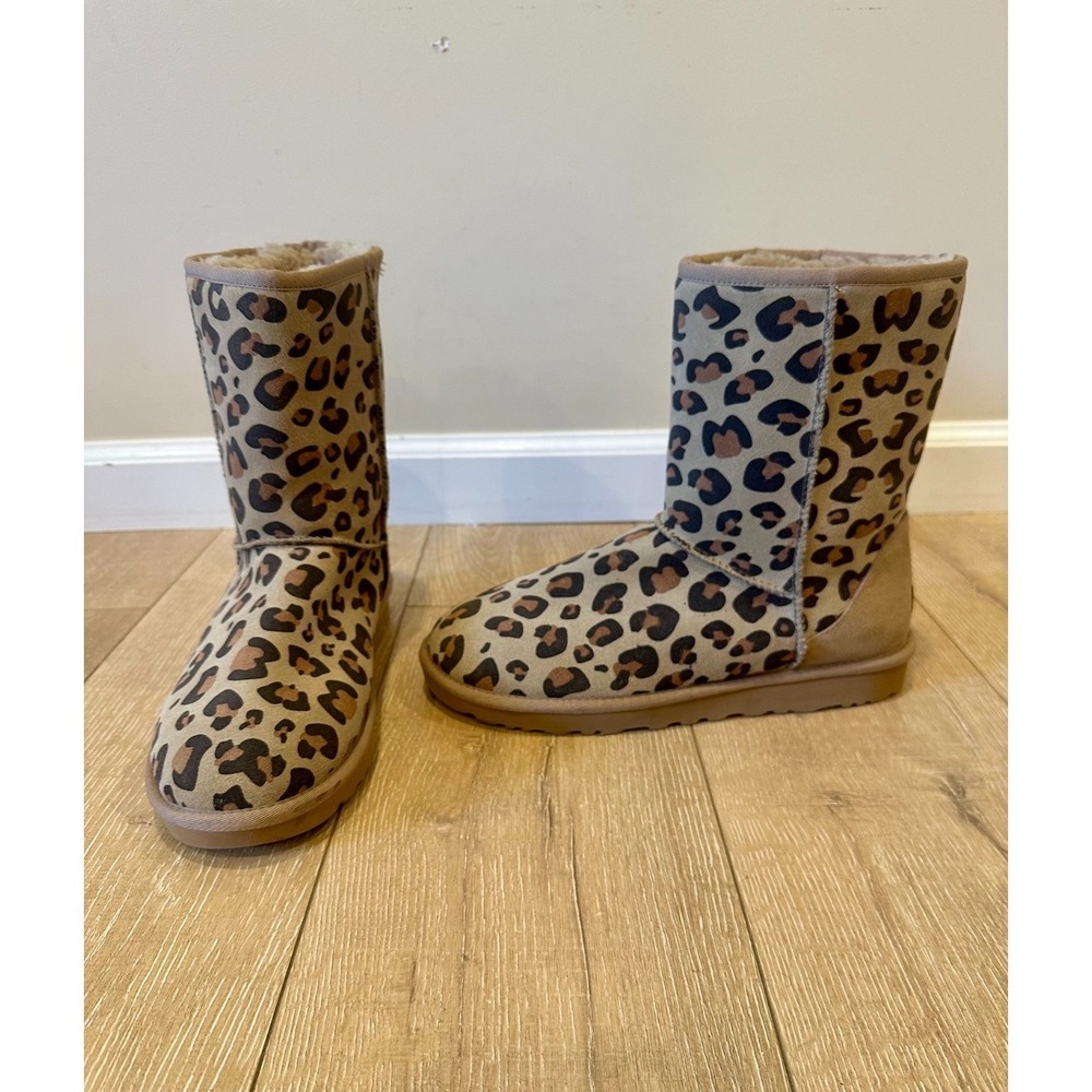 UGG Classic Short II Leopard Print Boots NWOB Suede Wool 1138493 Sz 12